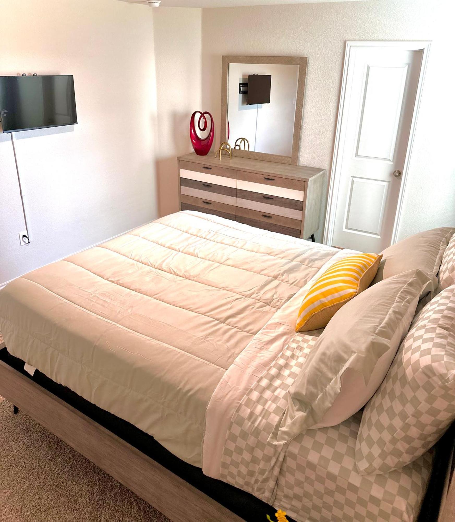New Home Near Lackland, Seaworld サンアントニオ エクステリア 写真