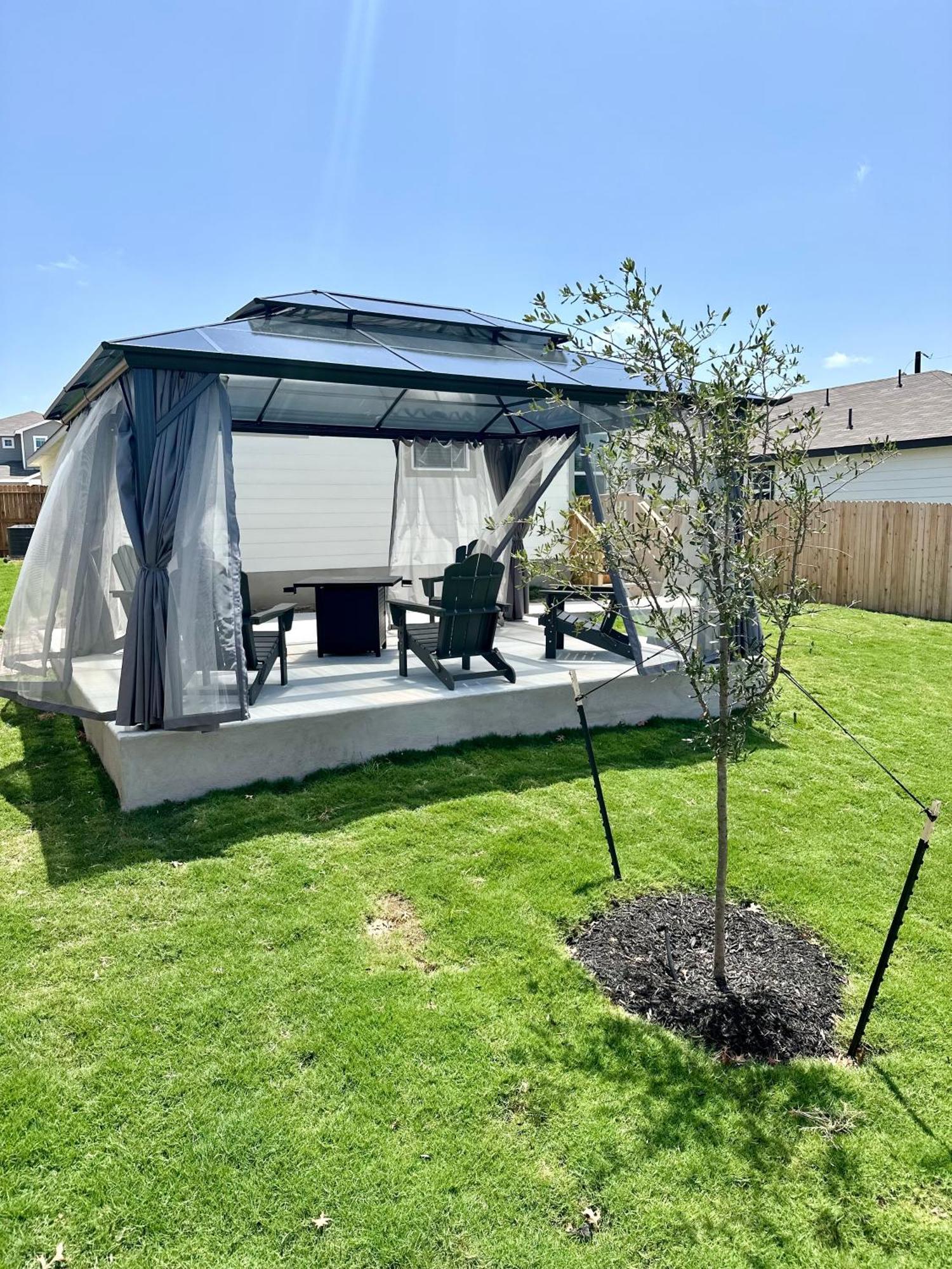 New Home Near Lackland, Seaworld サンアントニオ エクステリア 写真